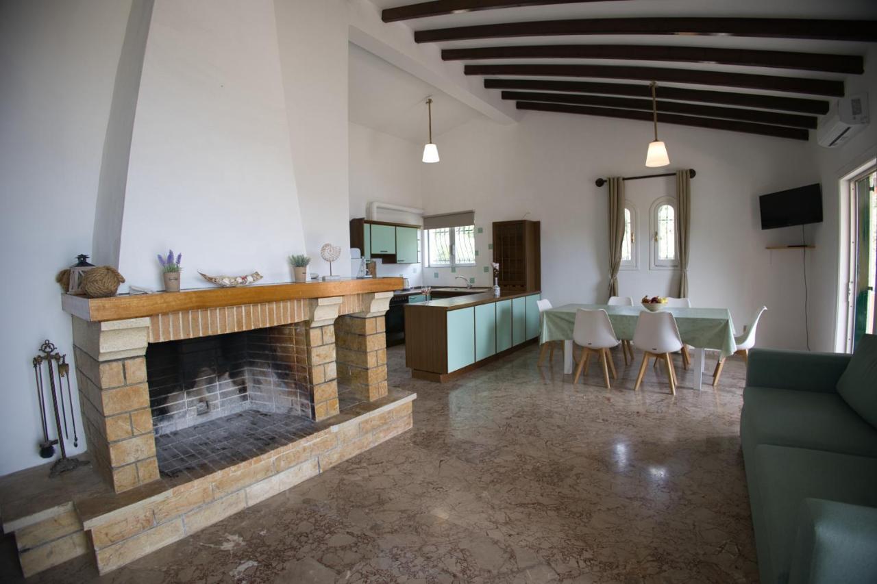 Silent Bay Apartments Katávolos 外观 照片