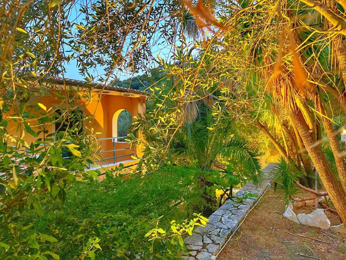 Silent Bay Apartments Katávolos 外观 照片